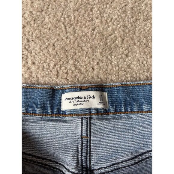 Abercrombie & Fitch The 4” Mom High Rise Jean Shorts size 31 Blue - Picture 3 of 8